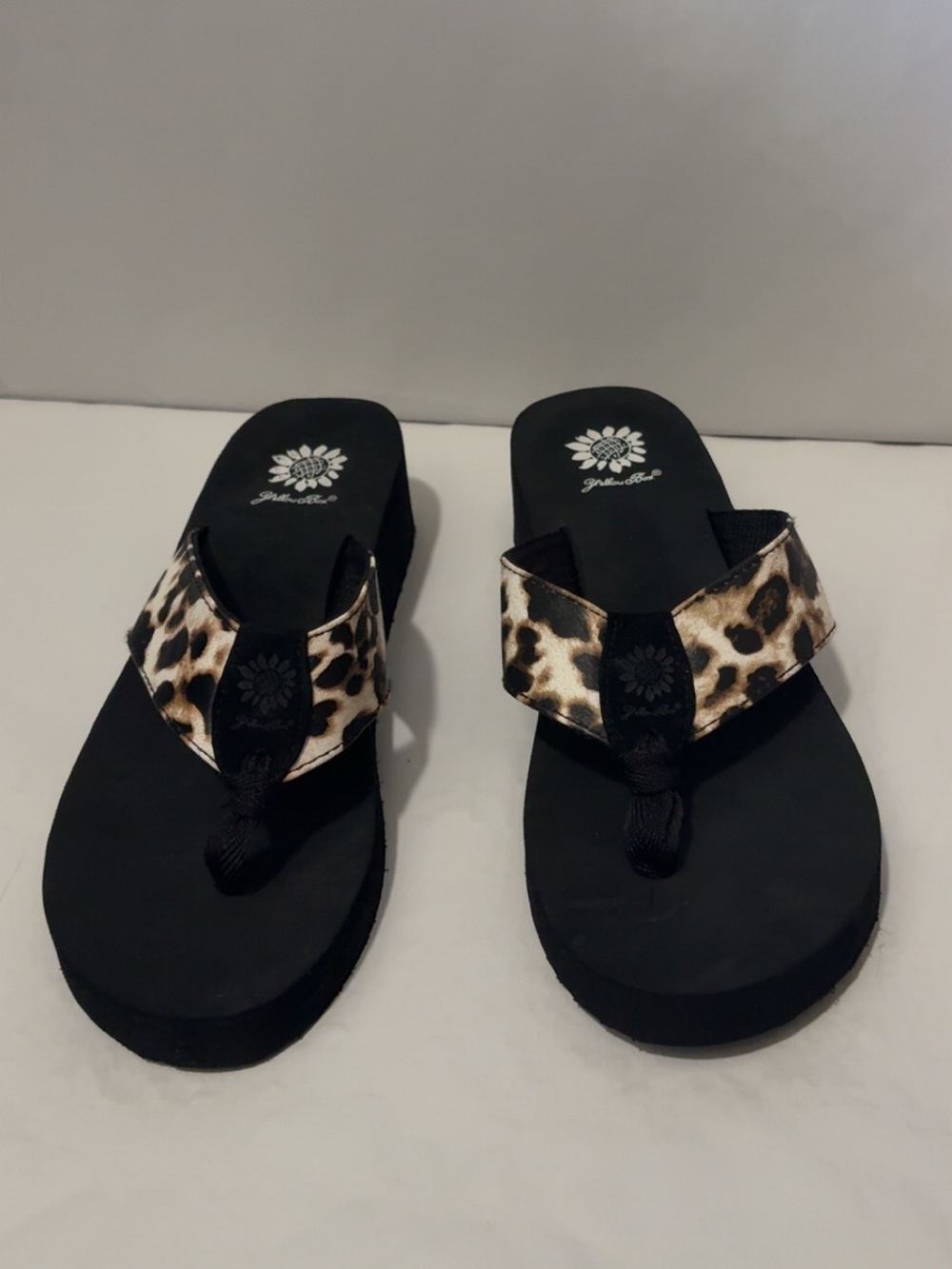 Leisure Platform Flip Flops with Leopard Print Straps - Black W9 - Picture 2 of 4